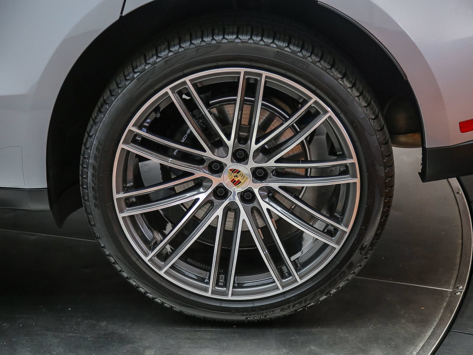 Certified 2026 Porsche Macan AWD/4WD image 14