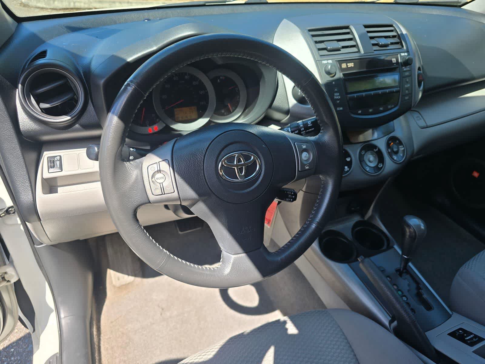 Used 2007 Toyota RAV4 Limited AWD/4WD image 2