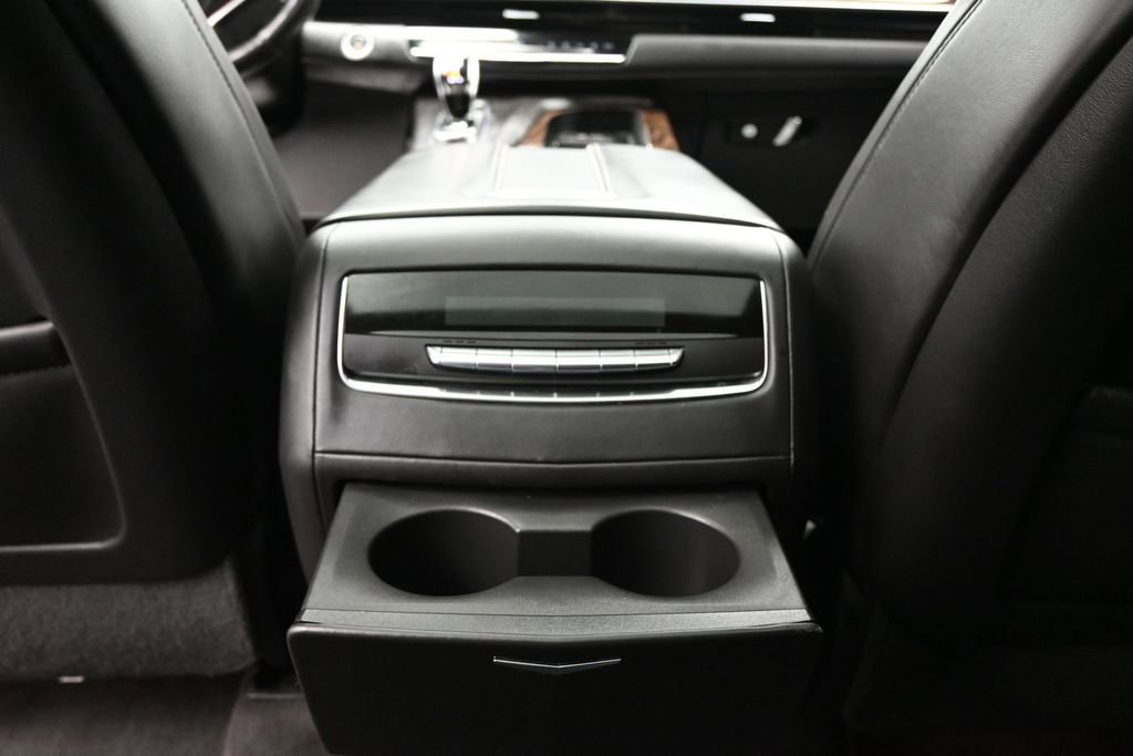 Used 2022 Cadillac Escalade ESV Sport Platinum w/ Heavy-Duty Trailer Package AWD/4WD image 34