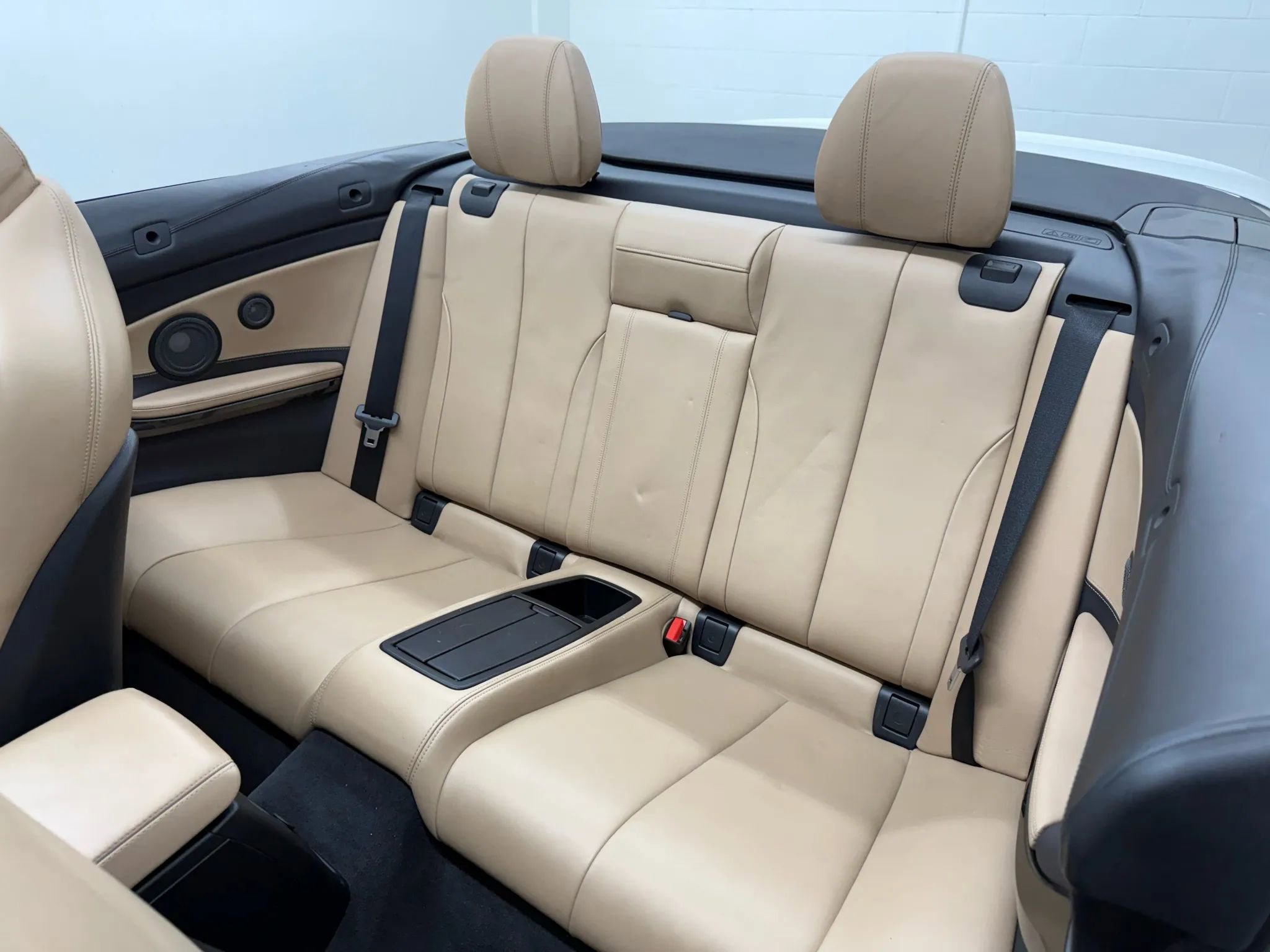 Used 2016 BMW M4 Convertible image 39