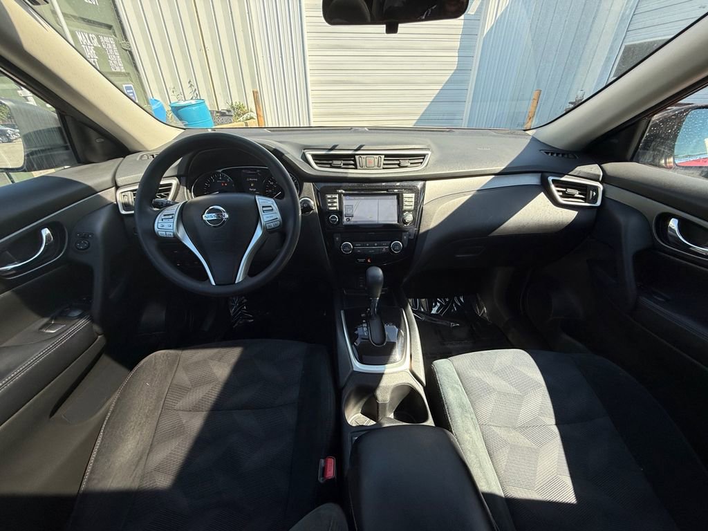 Used 2016 Nissan Rogue SV w/ SV Premium Package AWD/4WD image 24