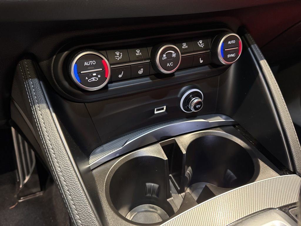 Used 2023 Alfa Romeo Stelvio Veloce image 21