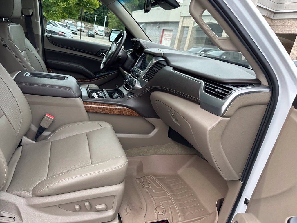 Used 2018 Chevrolet Suburban Premier AWD/4WD image 32