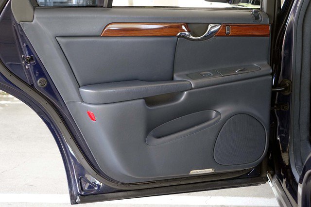 Used 2001 Cadillac De Ville Limousine FWD image 31