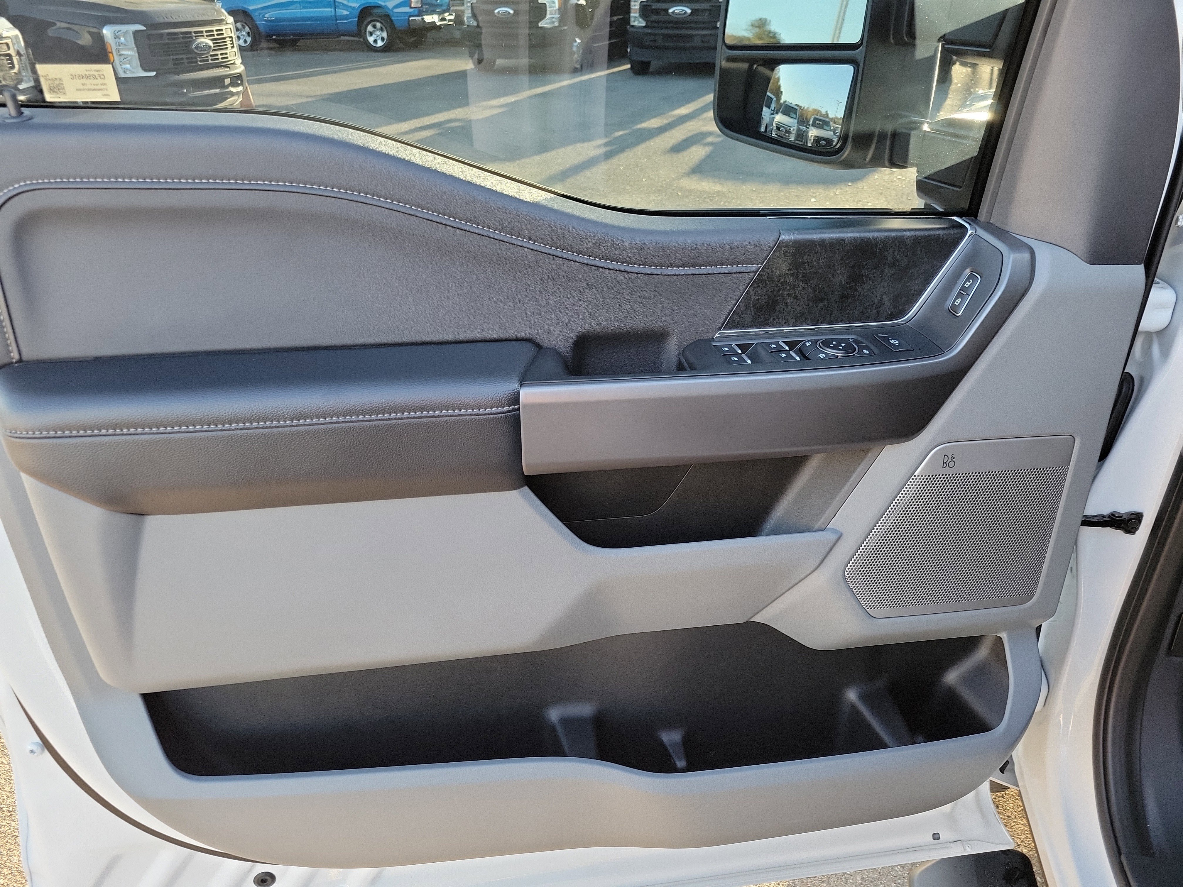 Used 2024 Ford F250 XLT w/ XLT Premium Package image 5