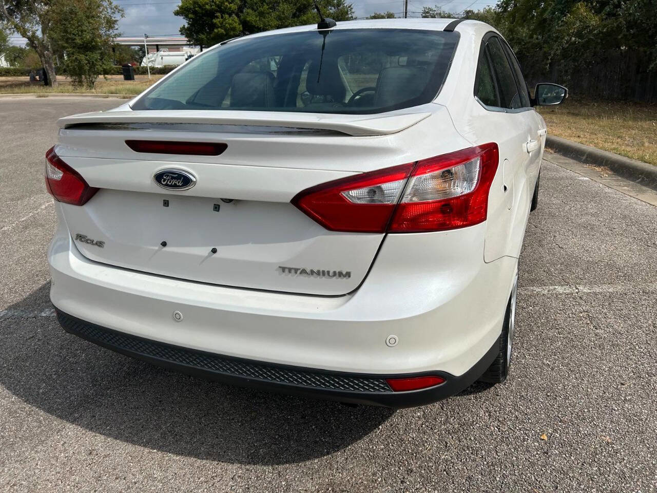 Used 2012 Ford Focus Titanium image 9