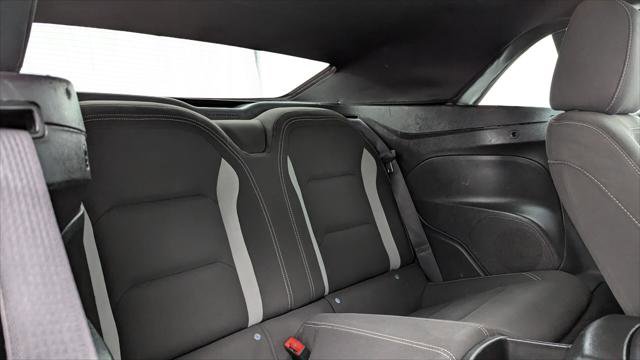Used 2020 Chevrolet Camaro LT image 17