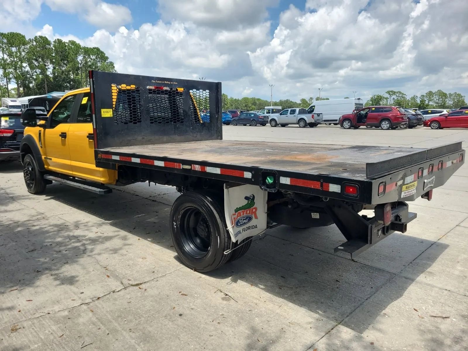 Used 2019 Ford F550 4x4 Crew Cab image 2