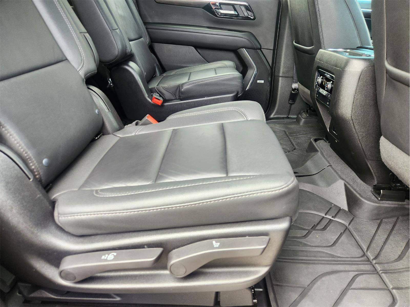 Used 2026 Chevrolet Tahoe LT w/ Comfort Package RWD image 33