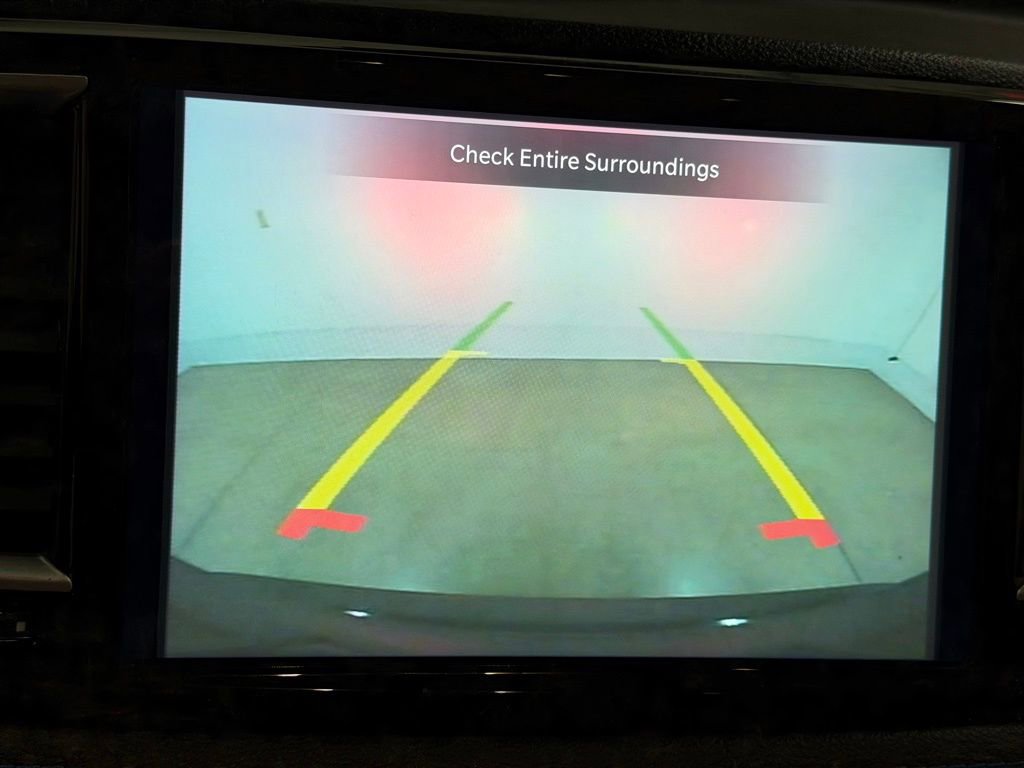 Used 2021 Chrysler Pacifica Touring w/ Cold Weather Group FWD image 35