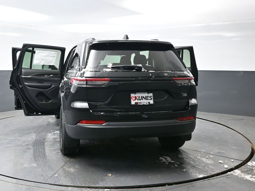 New 2026 Jeep Grand Cherokee Altitude image 46