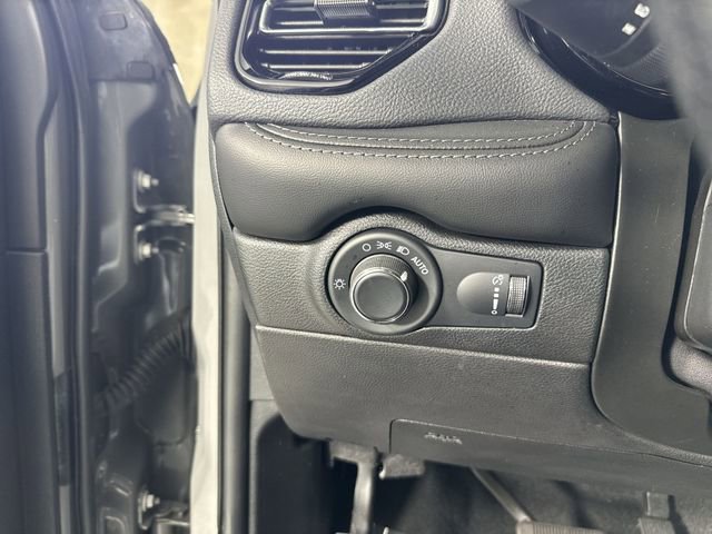 Used 2023 Dodge Durango SXT image 14