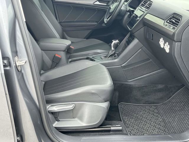 Used 2023 Volkswagen Tiguan SE FWD image 24