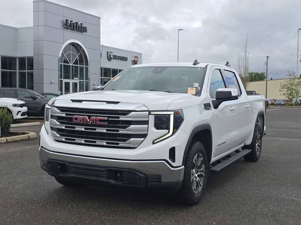 Used 2022 GMC Sierra 1500 SLE image 1