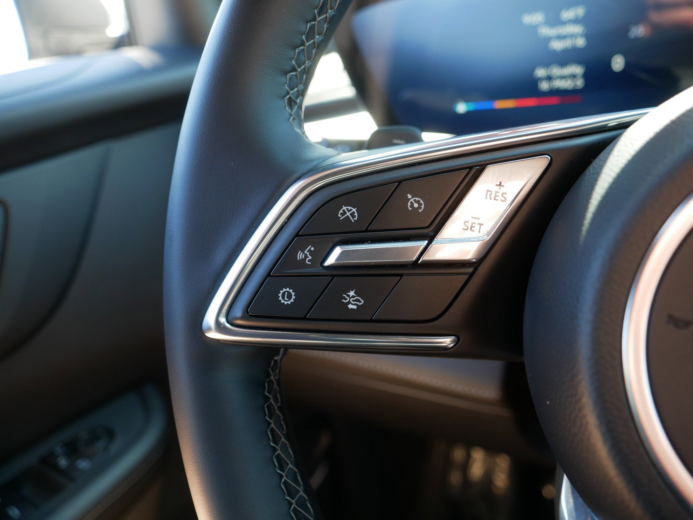 Used 2025 Buick Enclave Preferred image 28