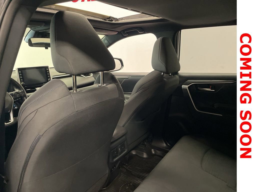Used 2022 Toyota RAV4 SE w/ Convenience Package image 14