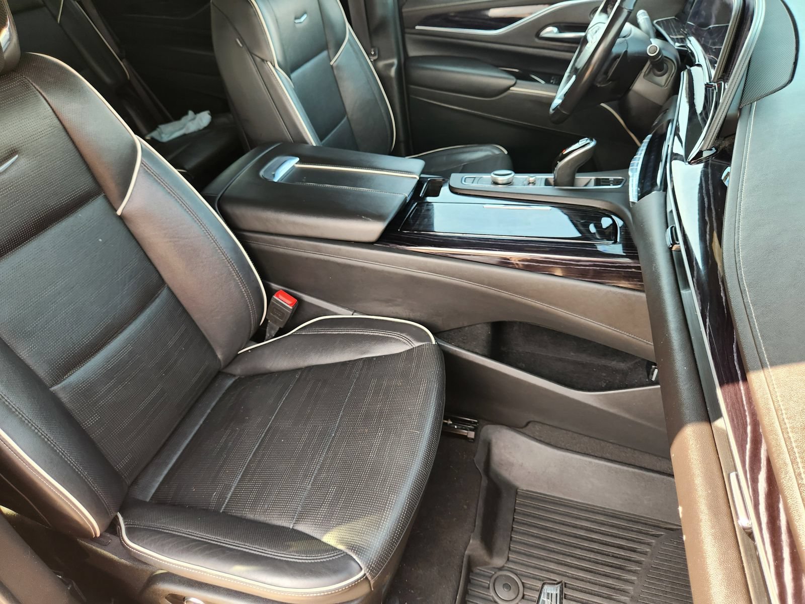 Used 2021 Cadillac Escalade Sport w/ LPO, ONYX Package AWD/4WD image 16