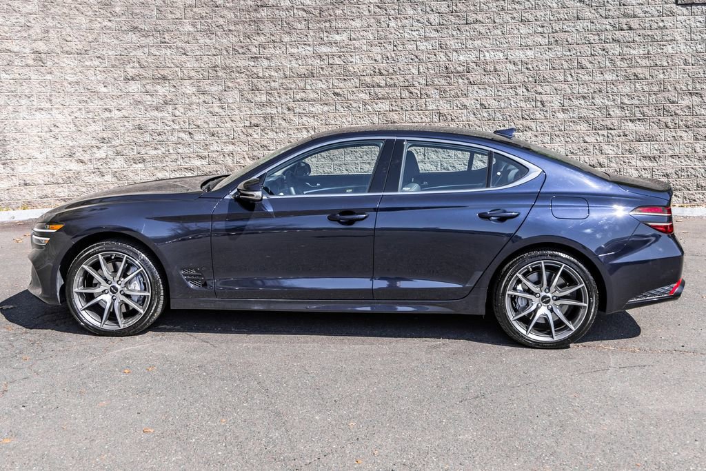 Used 2026 Genesis G70 2.5T image 9