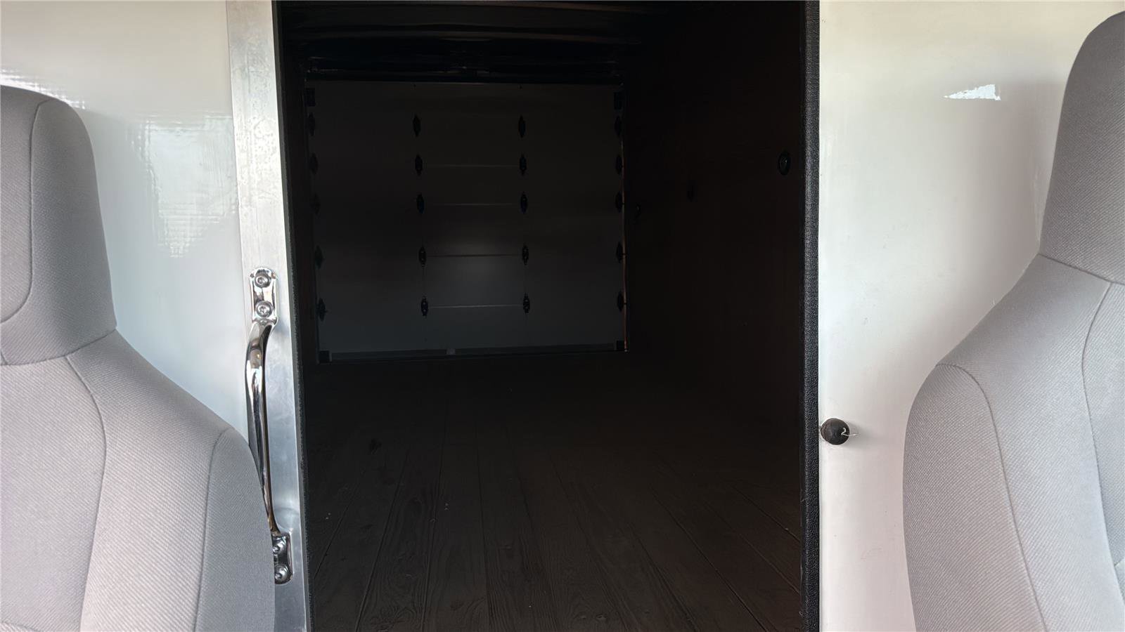 Used 2023 Ford E-450 and Econoline 450 Super Duty w/ Power Windows & Locks Group RWD image 16