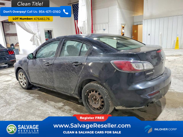 Used 2012 MAZDA MAZDA5 Touring w/ Moonroof & Audio Pkg image 3