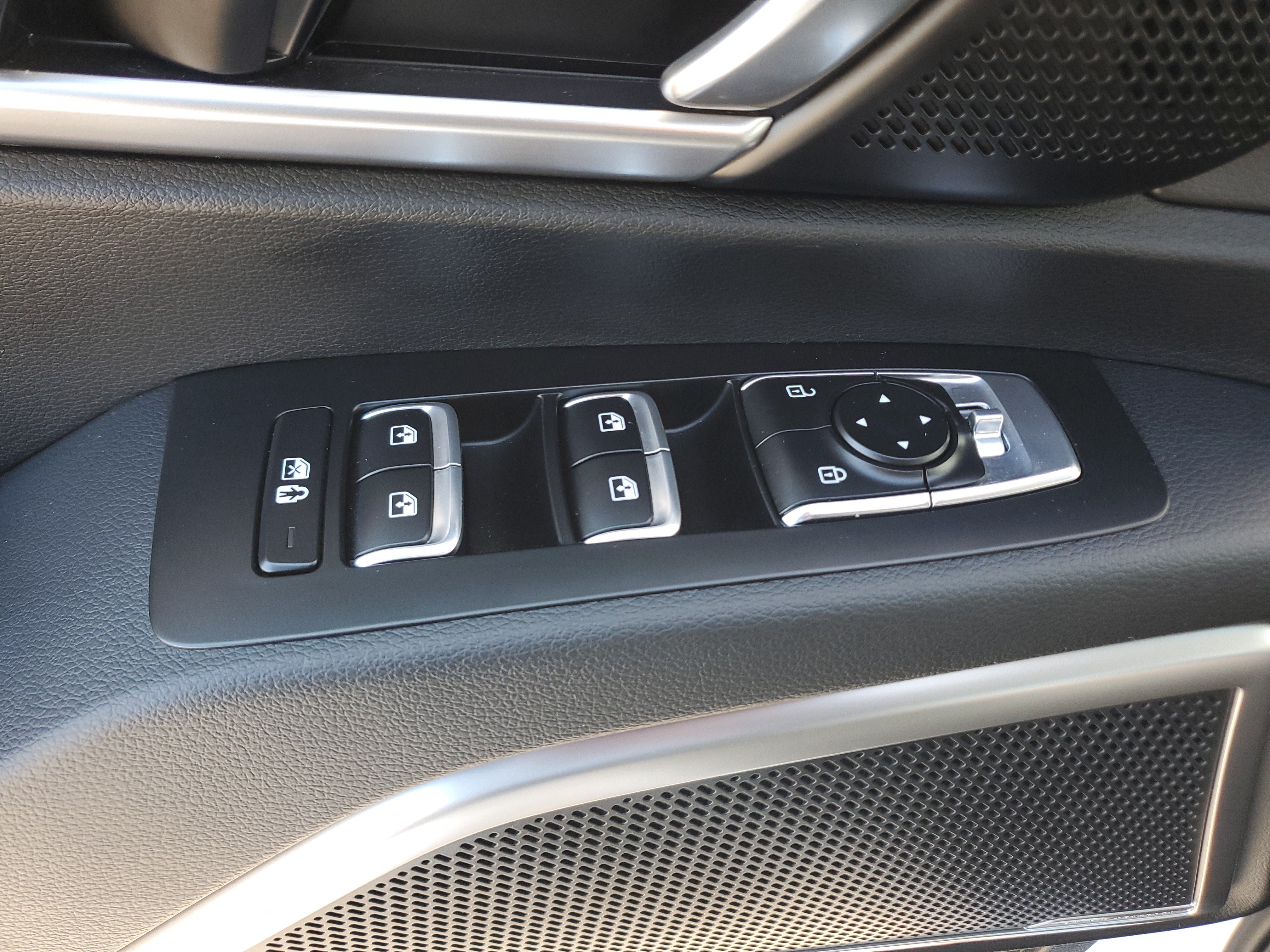 Used 2024 Kia Telluride LX FWD image 26