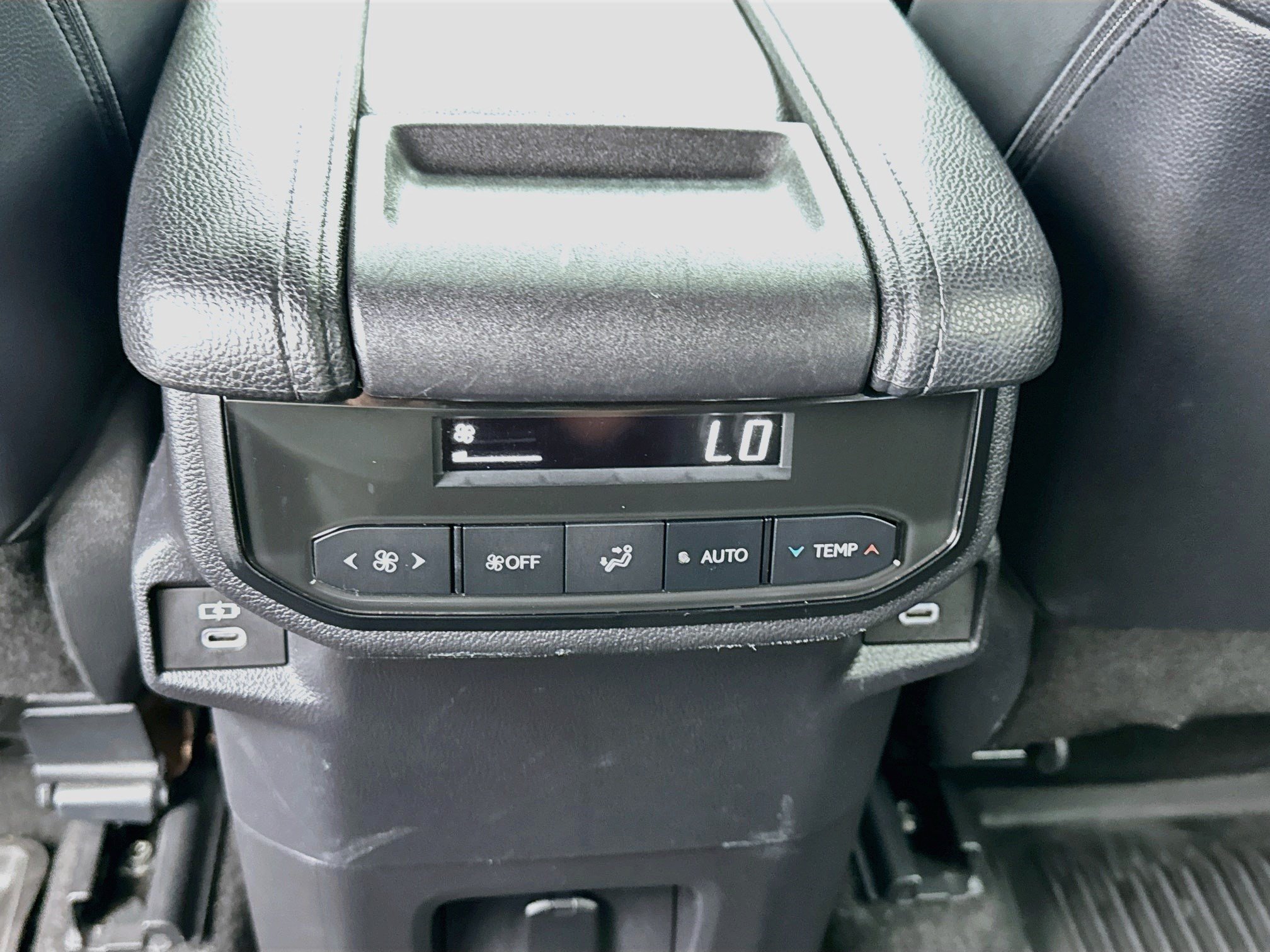 Used 2024 Toyota Grand Highlander XLE FWD image 16