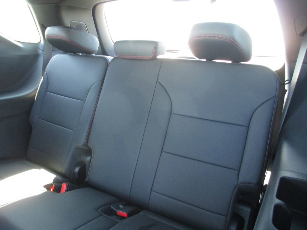 Used 2024 Chevrolet Traverse RS w/ LPO, Floor Liner Package image 22