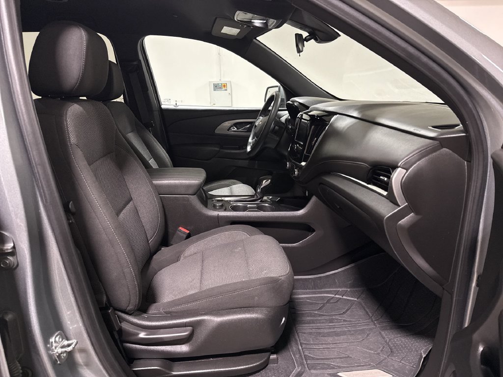 Used 2023 Chevrolet Traverse LT w/ LPO, Floor Liner Package AWD/4WD image 21