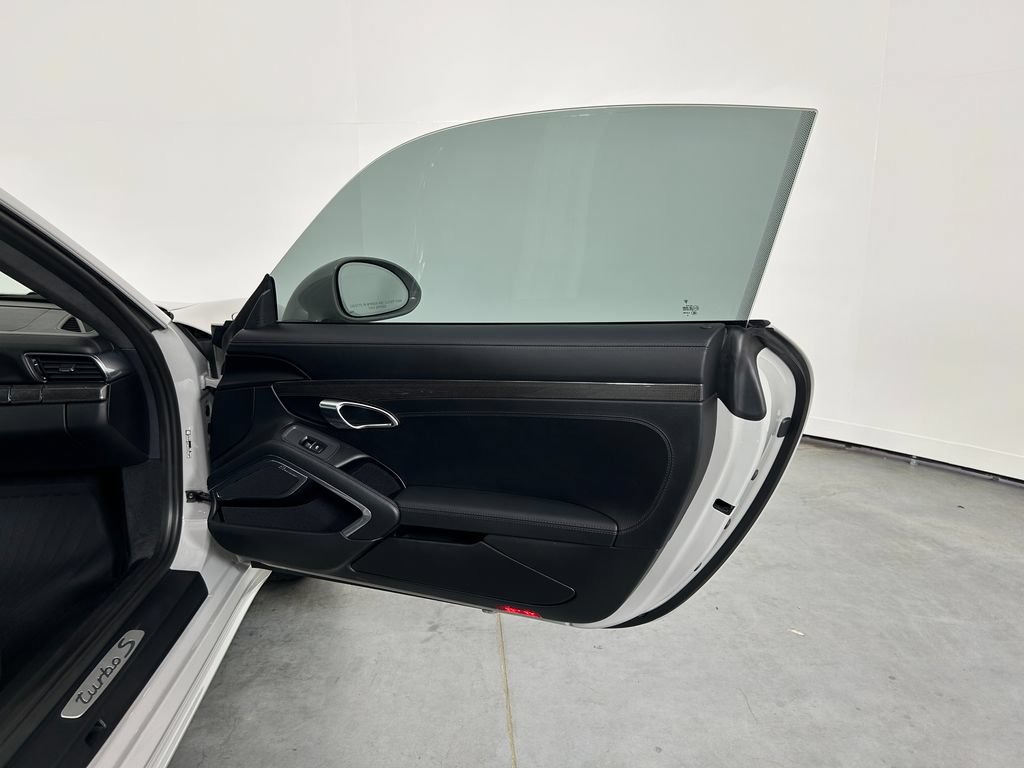 Certified 2019 Porsche 911 4 Coupe AWD/4WD image 24