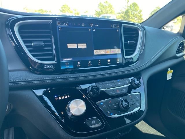 New 2026 Chrysler Pacifica Select image 20