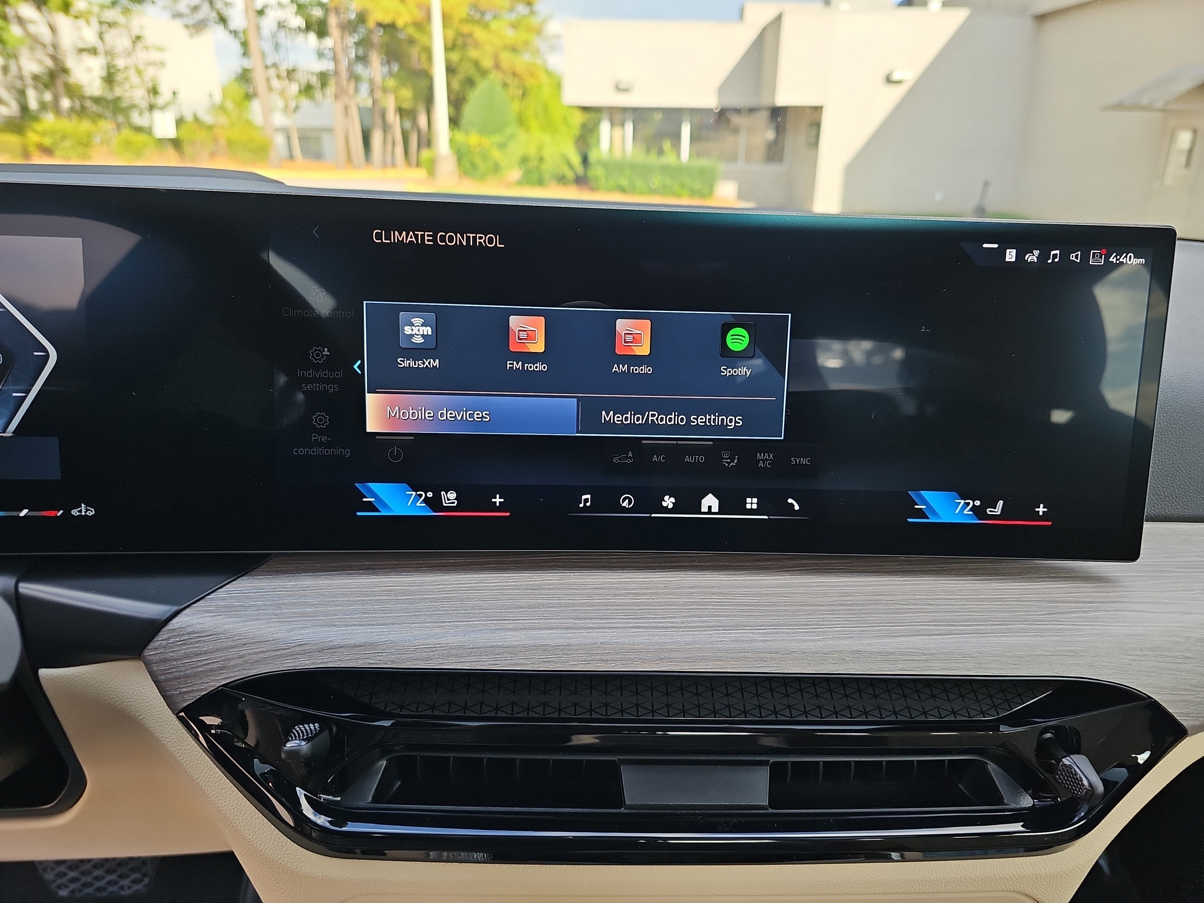 New 2025 BMW 330i xDrive Sedan w/ Premium Package image 23