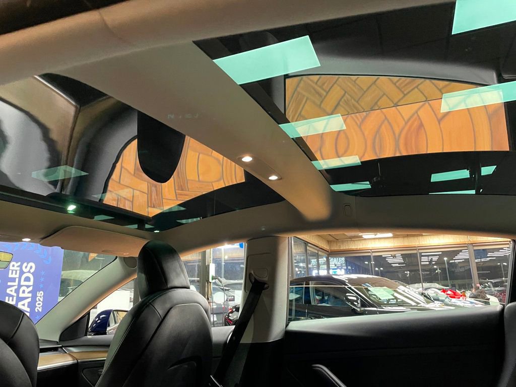 Used 2022 Tesla Model 3 image 16