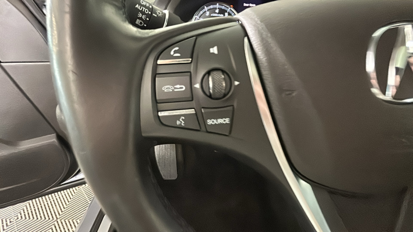 Used 2018 Acura TLX V6 SH-AWD image 18