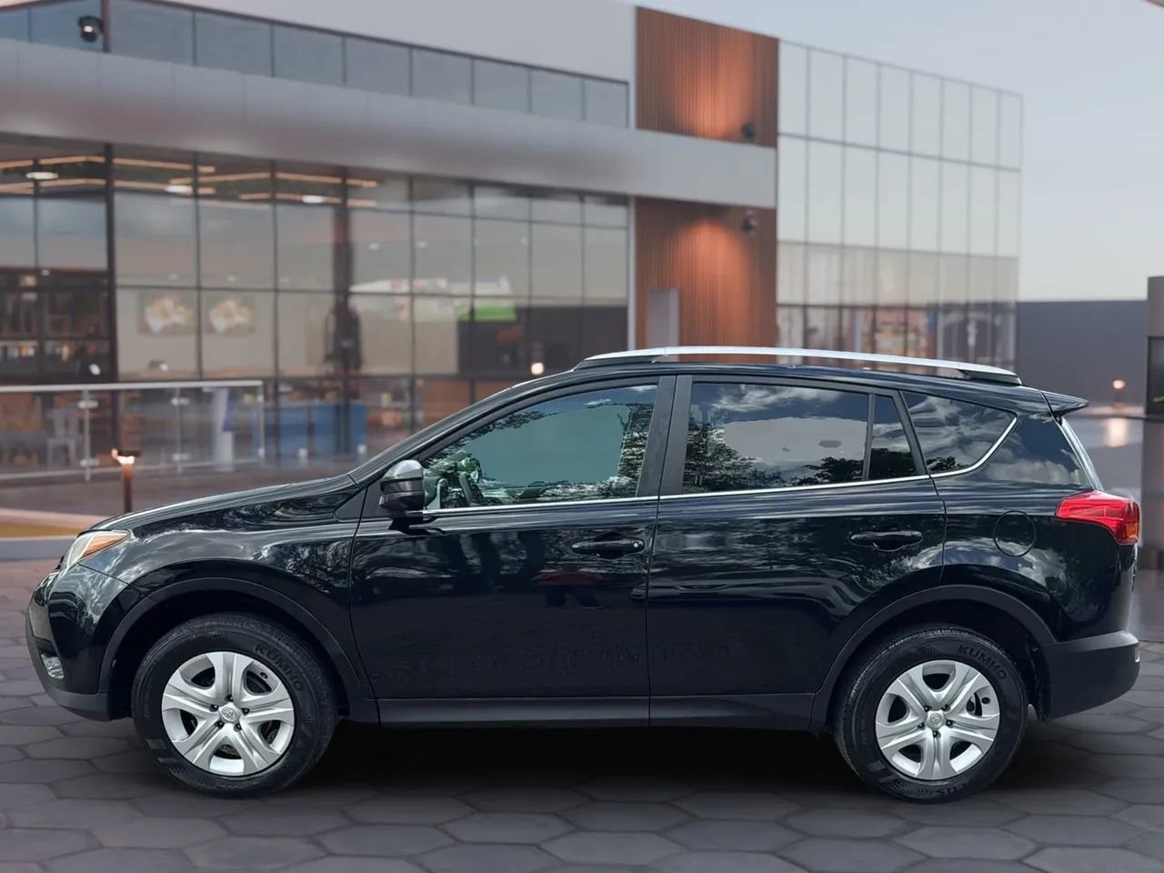 Used 2015 Toyota RAV4 LE image 8