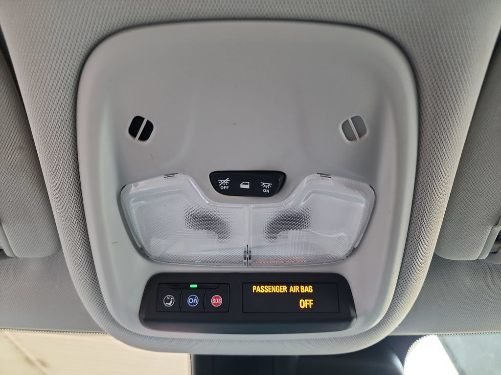 Used 2025 Chevrolet TrailBlazer LT AWD/4WD image 33
