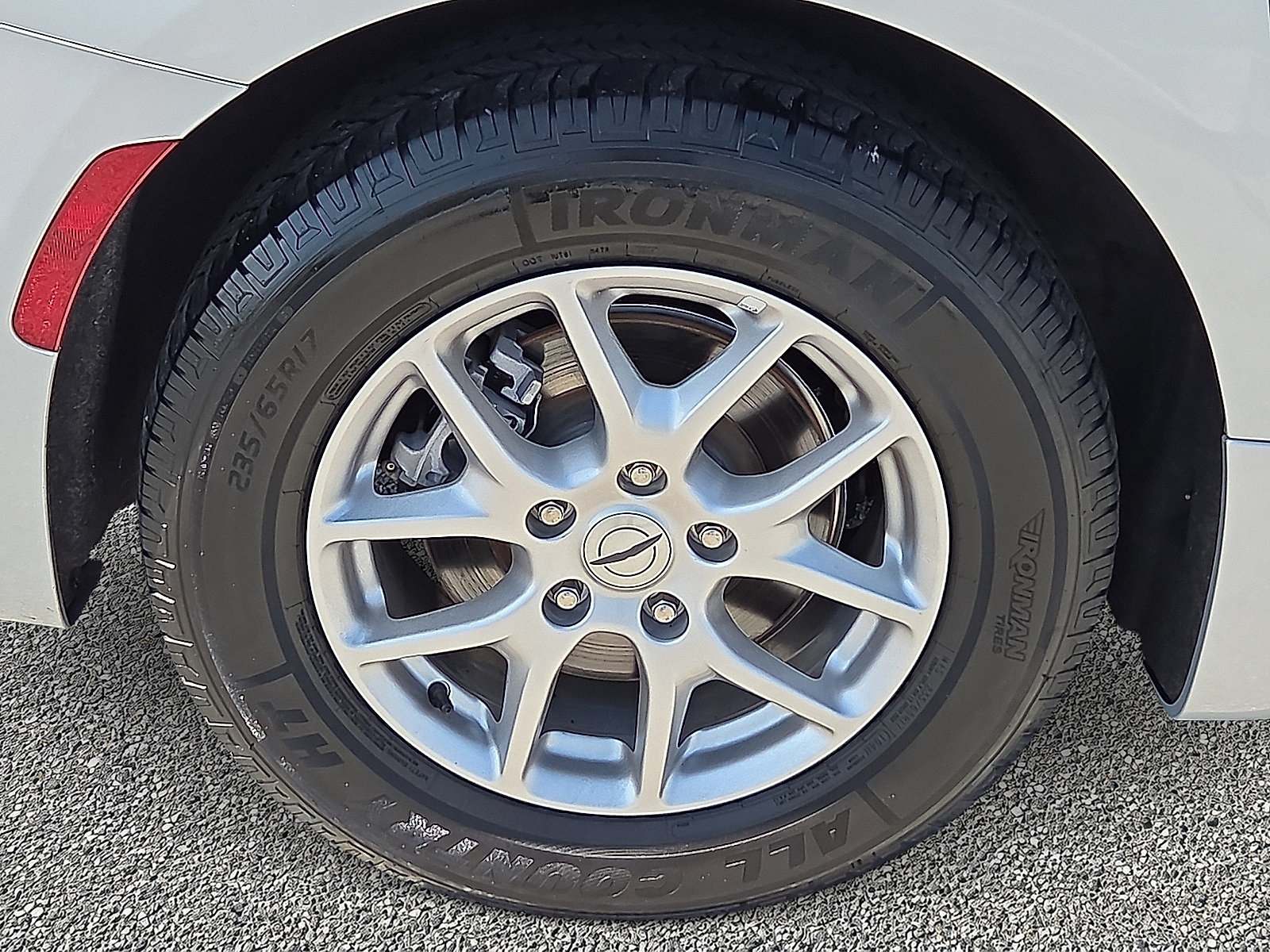 Used 2024 Chrysler Pacifica Touring-L FWD image 7