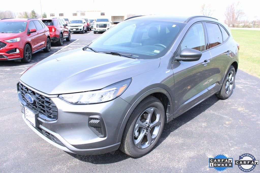 Used 2024 Ford Escape ST-Line w/ Cold Weather Package image 3