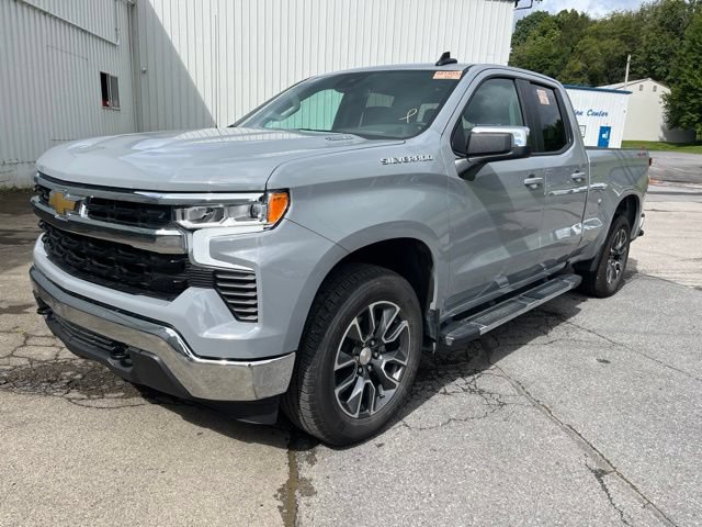 Used 2024 Chevrolet Silverado 1500 LT AWD/4WD image 10