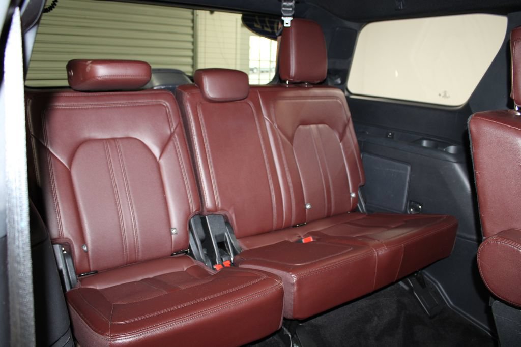 Used 2022 Ford Expedition Limited AWD/4WD image 33