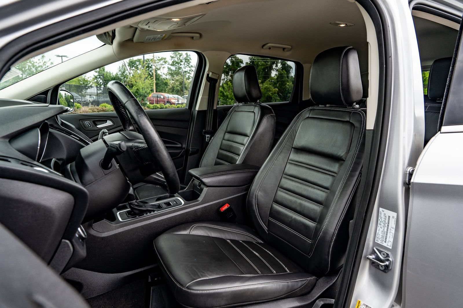 Used 2019 Ford Escape Titanium AWD/4WD image 19