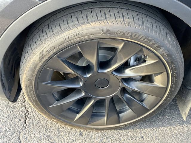 Used 2025 Tesla Model Y Long Range image 4