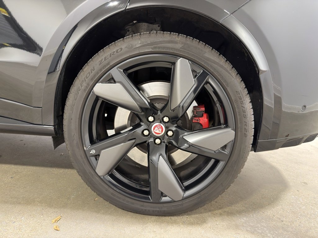 Used 2023 Jaguar F-PACE SVR image 30