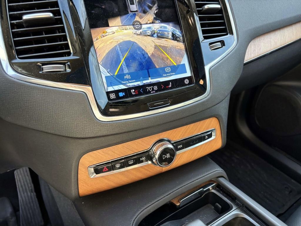 Used 2024 Volvo XC90 B6 Plus image 22