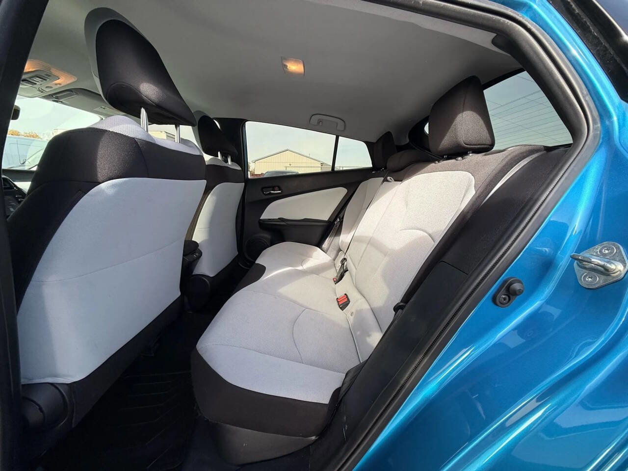 Used 2022 Toyota Prius L Eco image 20