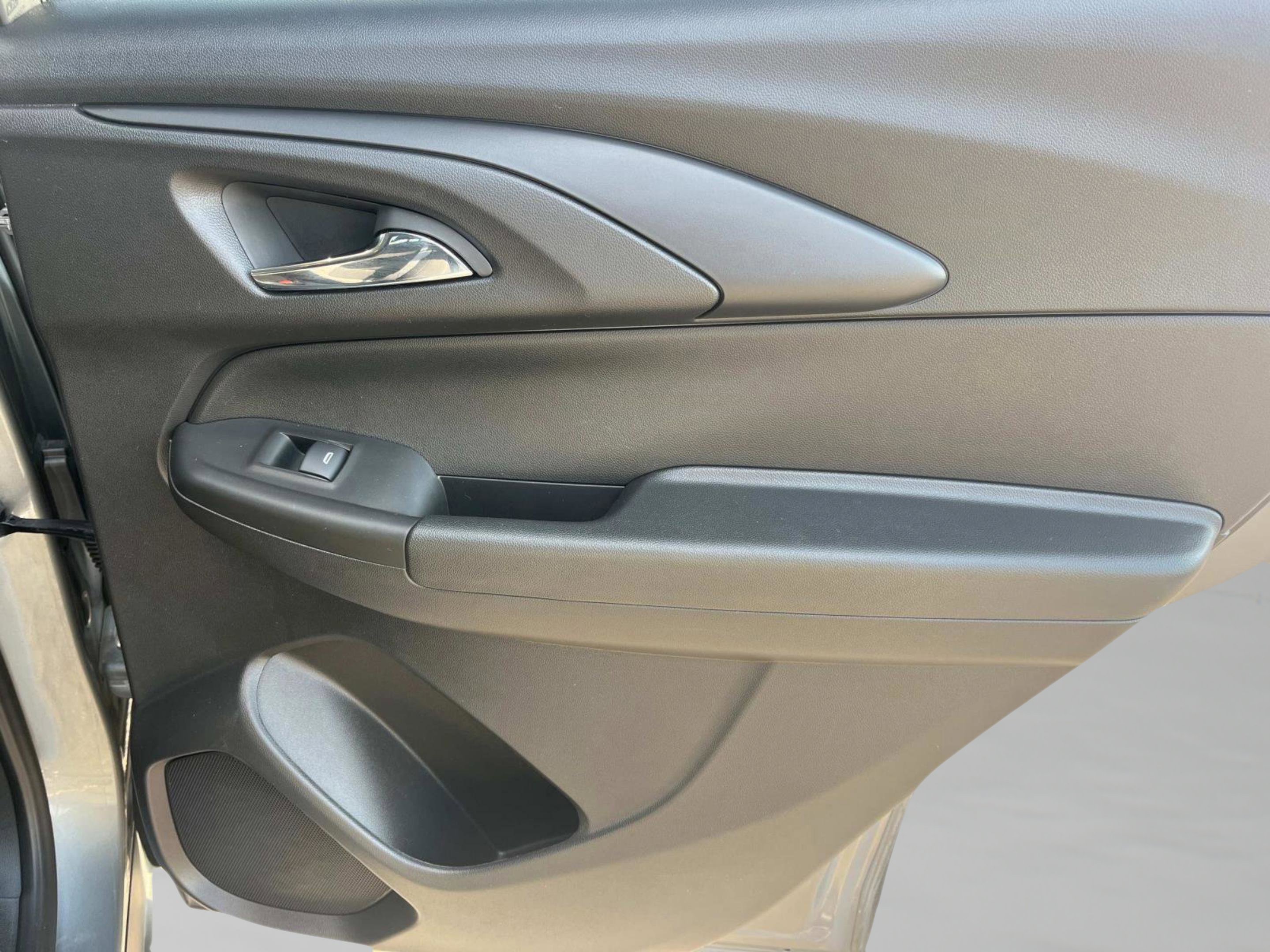 Used 2025 Chevrolet TrailBlazer LT image 33