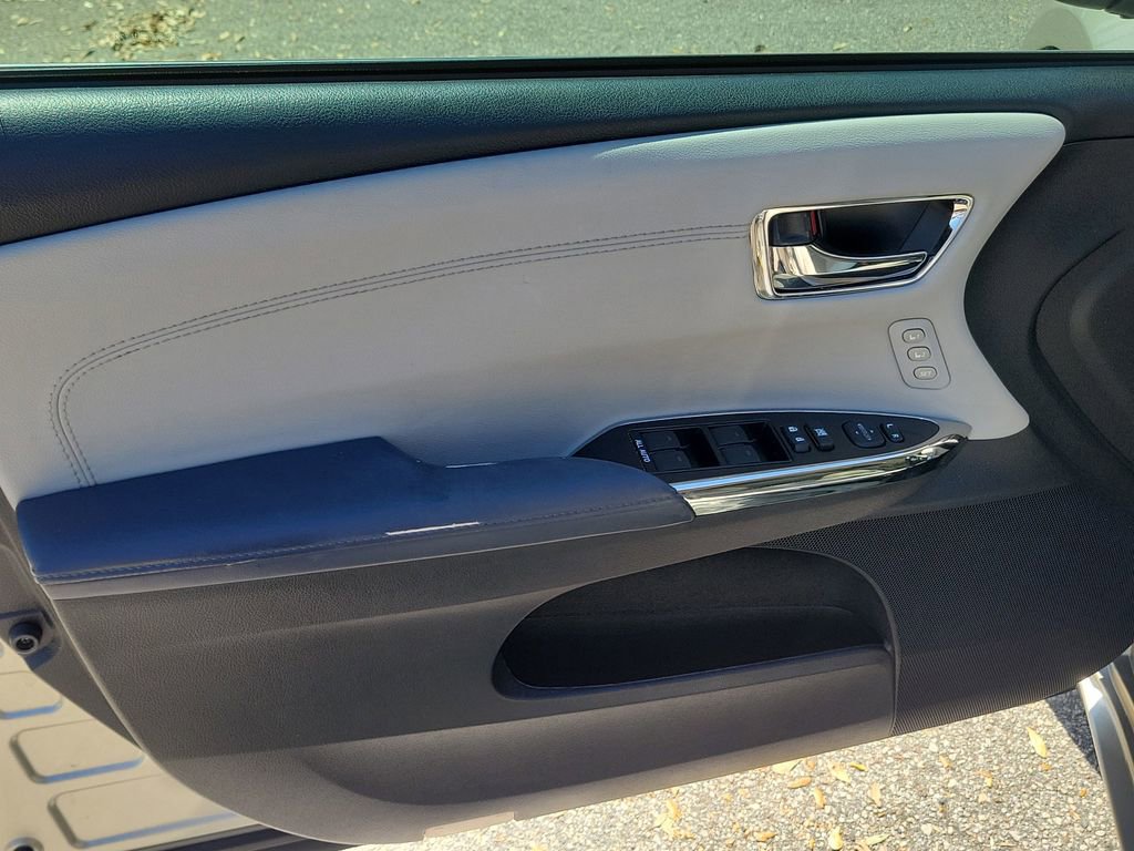 Used 2015 Toyota Avalon XLE Touring image 16