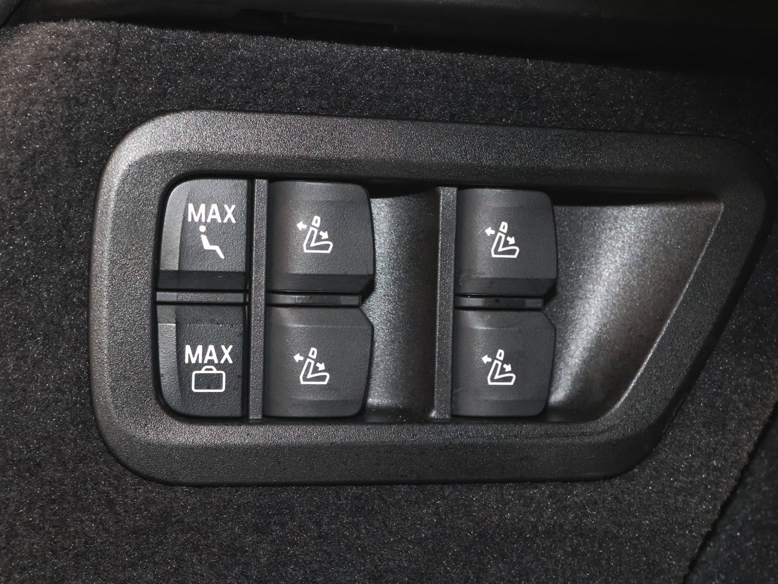 Used 2026 BMW X7 M60i image 41