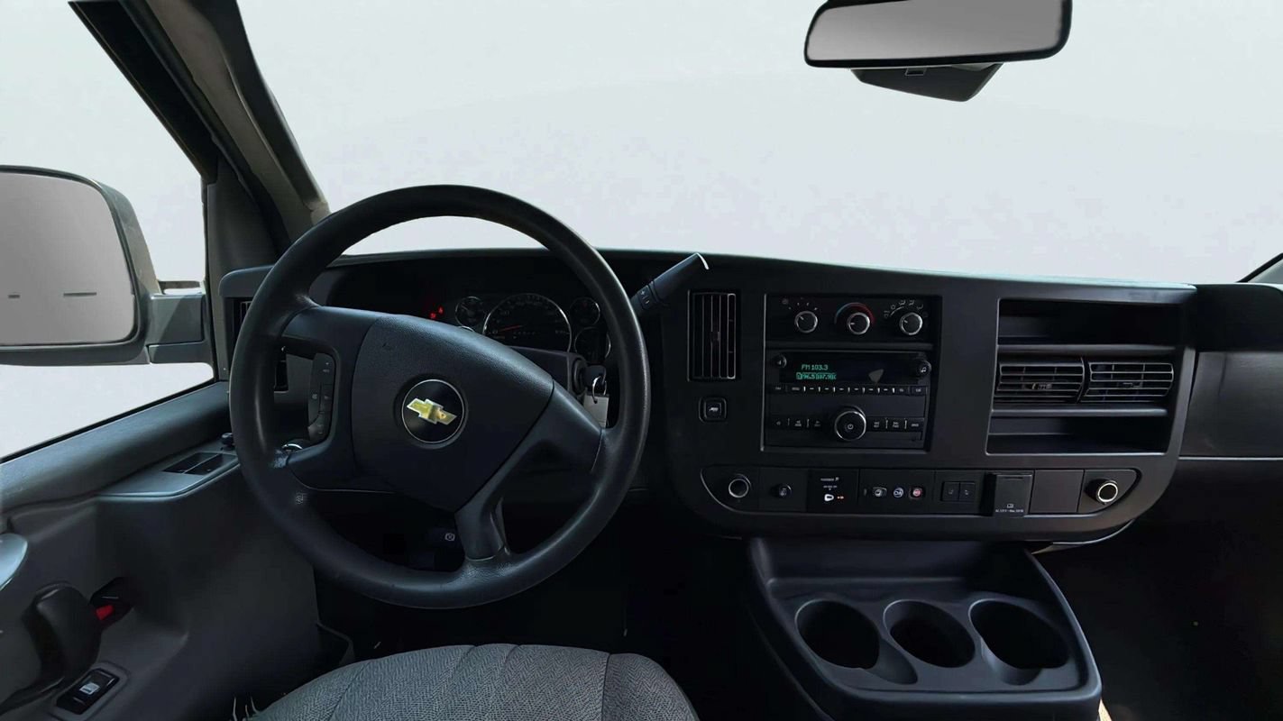 Used 2020 Chevrolet Express 3500 LT w/ LT Preferred Equipment Group RWD image 11