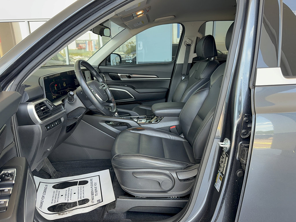 Used 2023 Kia Telluride LX FWD image 11
