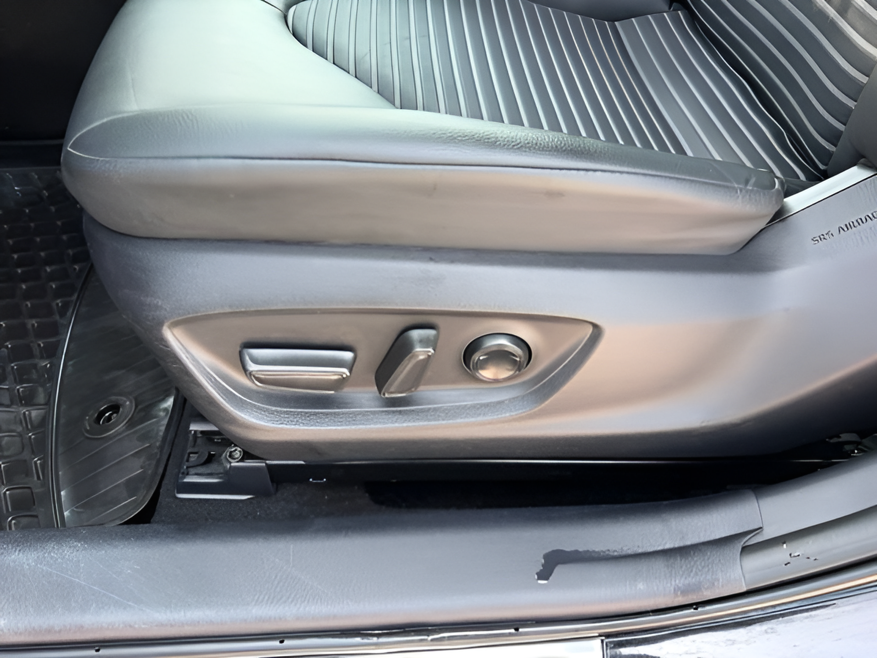 Used 2024 Toyota Camry SE FWD image 23